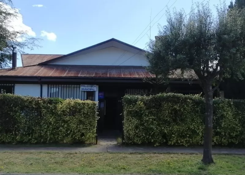 281 BC1, Biblioteca Pública Teodoro Schmidt