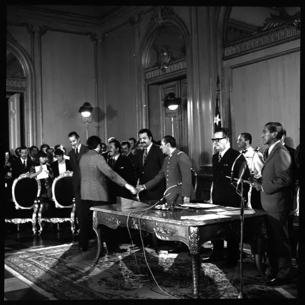 Chile Allende gobierno con militares  [fotografía] Armindo Cardoso.
