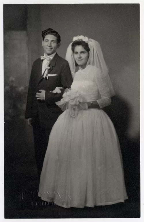 [Pareja en el día de su matrimonio religioso]  [fotografía]Kyutaro Tunekawa.