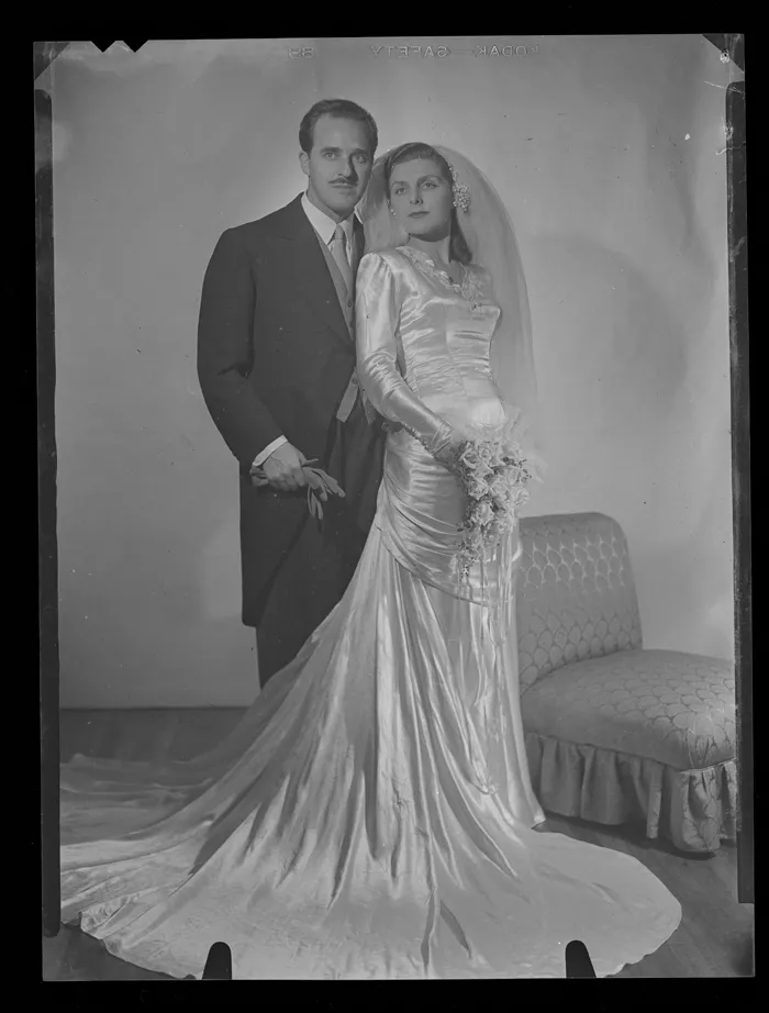 [Pareja de novios]  [fotografía] Alfredo Molina Lahitte.
