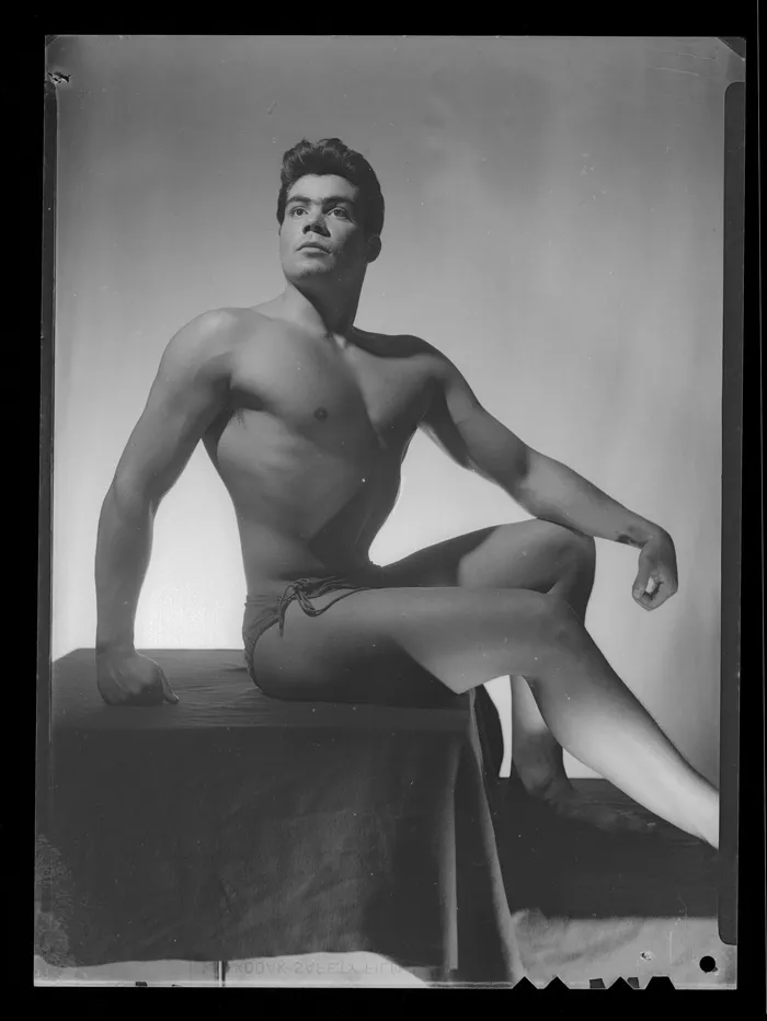 [Desnudo masculino]  [fotografía] Alfredo Molina Lahitte.