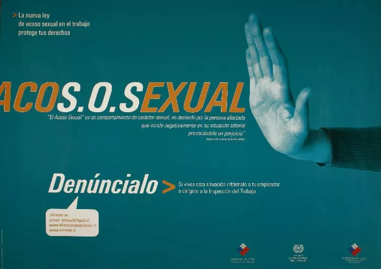 Acos.o.sexual "el acoso sexual" es un comportamiento de carácter sexual, no deseado por la persona afectada que incide negativamente en su situación laboral provocándole un perjuicio (Organización Internacional del Trabajo). [estampa] :