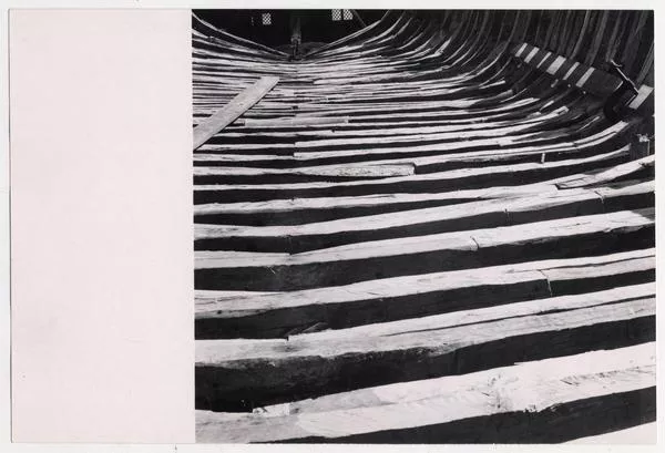 [Esqueleto de una embarcación]  [fotografía] Domingo Ulloa.
