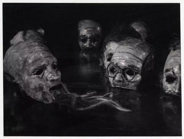 Máscaras para el ballet "La Mesa Verde"  [fotografía]