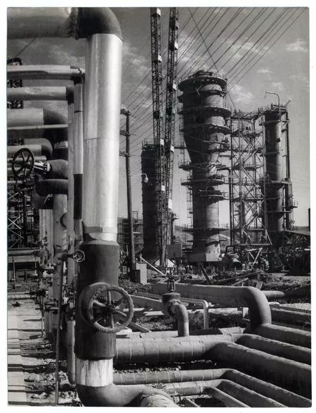 Refinería de Concón en construcción  [fotografía] Domingo Ulloa.