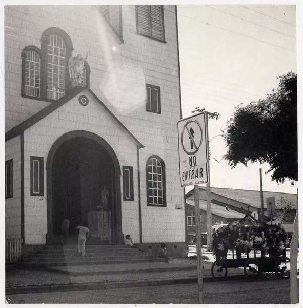 Misa de difunto  [fotografía] Domingo Ulloa.