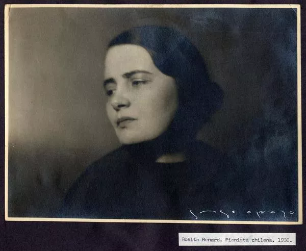 Rosita Renard : pianista chilena [fotografía] Jorge Opazo.
