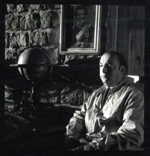 [Pablo Neruda]  [fotografía]