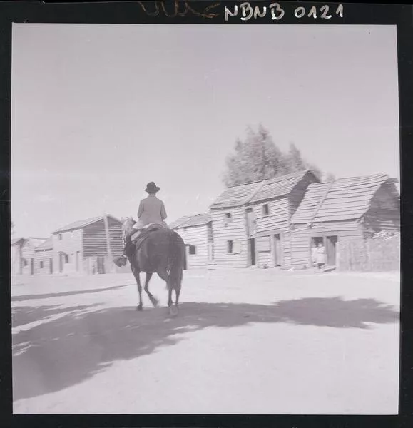 [Campesino a caballo; comunidad rural]  [fotografía] Ignacio Hochhäusler.