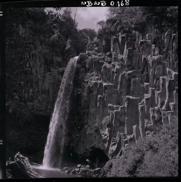 [Cascada "Velo de la Novia"; Valle las Trancas]  [fotografía] Ignacio Hochhäusler.