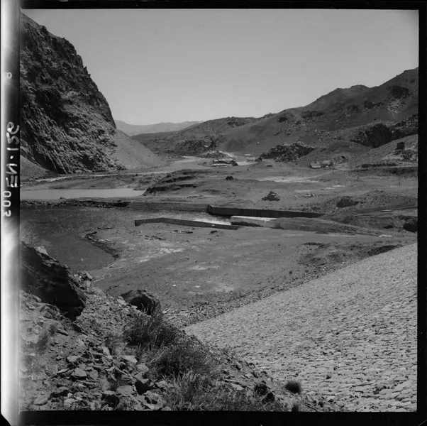 Embalse de la Laguna del Maule  [fotografía] Luis Ladrón de Guevara.