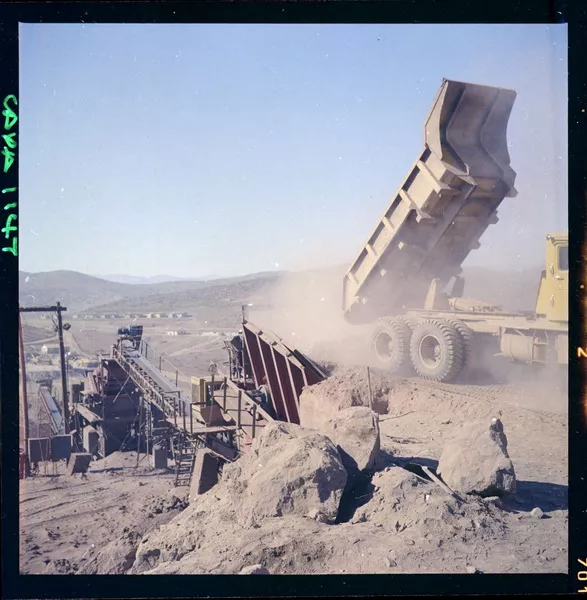 [Obras de construcción, mina "El Algarrobo"]  [fotografía] Luis Ladrón de Guevara.