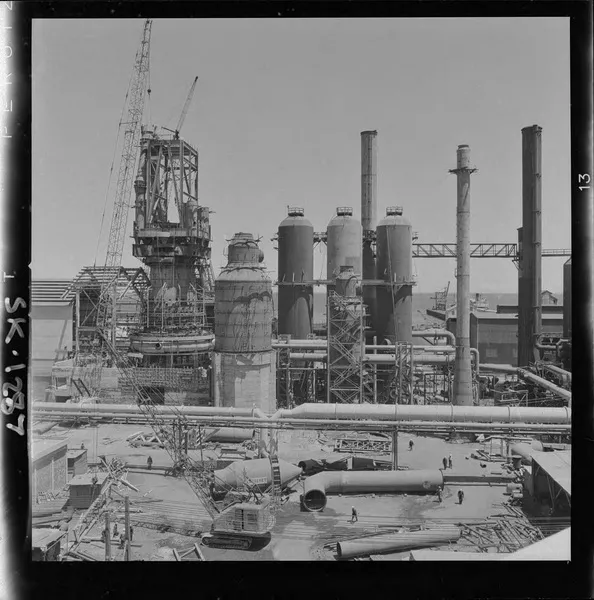 [Compañía de Acero del Pacífico : Planta Siderúrgica de Huachipato] [fotografía] Luis Ladrón de Guevara.