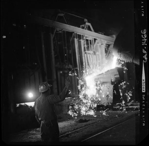 [Compañía de Acero del Pacífico : Alto Horno, fundición de acero Huachipato] [fotografía] Luis Ladrón de Guevara.