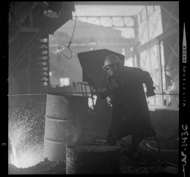 [Compañía de Acero del Pacífico : Alto Horno, fundición de acero Huachipato] [fotografía] Luis Ladrón de Guevara.