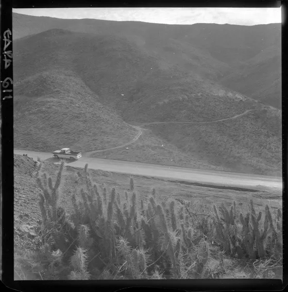 [Camino que lleva hacia el mineral "El Algarrobo"]  [fotografía] Luis Ladrón de Guevara.