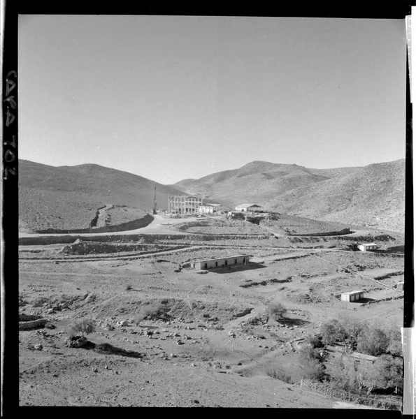 [Instalaciones exteriores; mina "El Algarrobo"]  [fotografía] Luis Ladrón de Guevara.