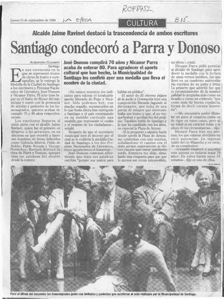 Santiago condecoró a Parra y Donoso  [artículo] Alejandra Gajardo.
