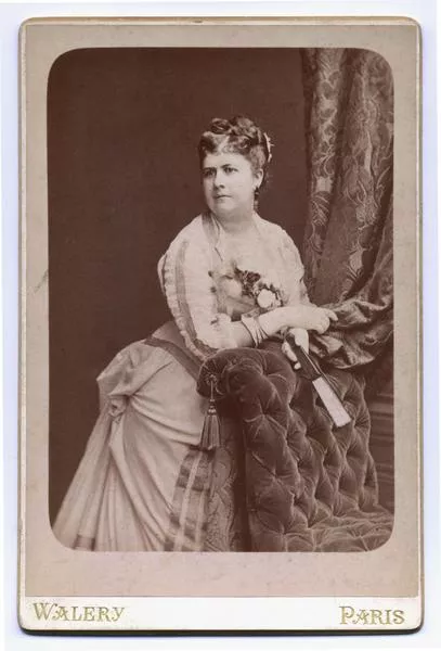 [Mujer no identificada]  [fotografía] Walery.