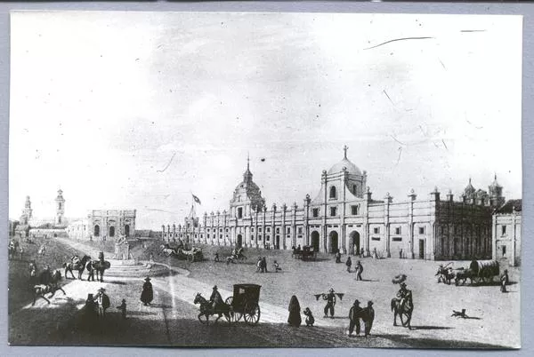[Plaza de Armas de Santiago]  [fotografía].