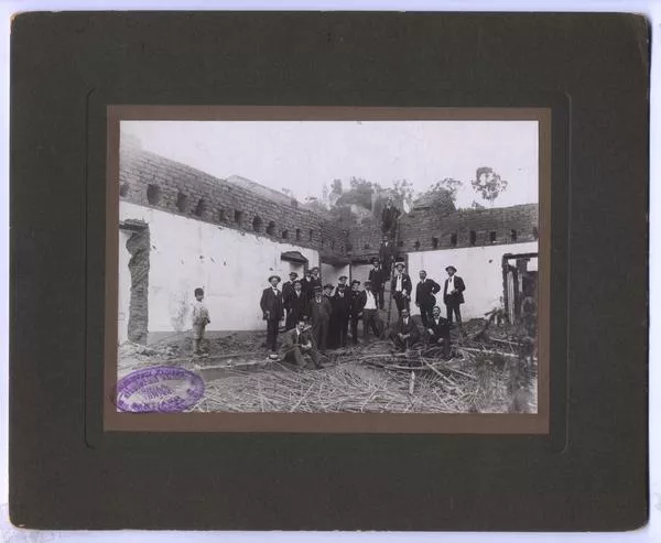 [Fotografía de la demolición del monasterio o convento de Santa Clara]  [fotografía]