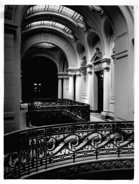[Biblioteca Nacional. Rotonda y cúpula del segundo piso]  [fotografía].