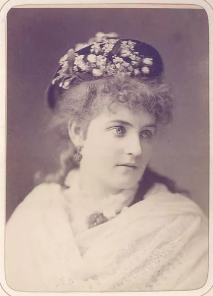[Mdlle. Blanche Rosavella]  [fotografía] The London, Stereoscopic & Photographic Company.
