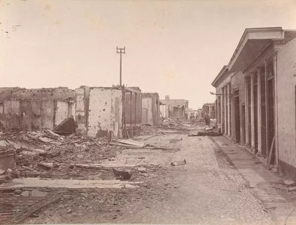 [Batalla de San Juan y Chorrillos: 13 de enero de 1881; ruinas de la ciudad]  [fotografía].