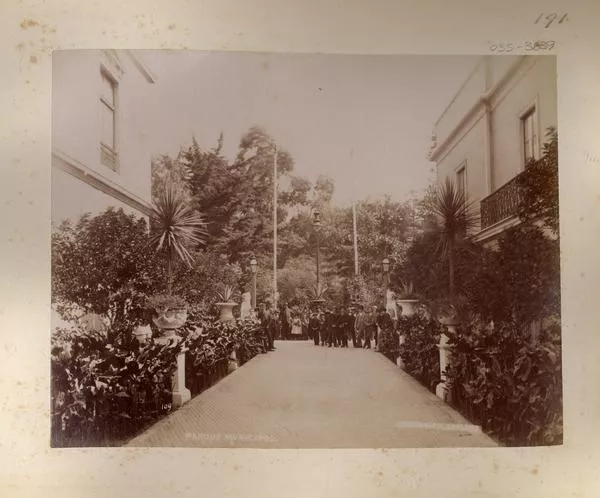 [Parque Municipal de Valparaíso, entrada principal]  [fotografía] Fotografía Leblanc.