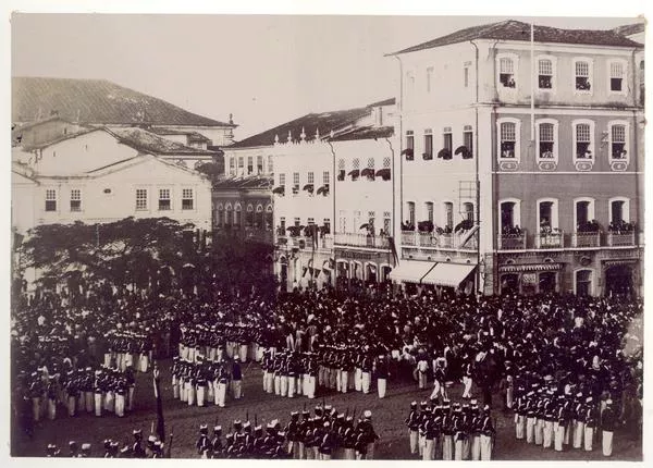 [Ejercicios militares, Salvador de Bahía, 23 de julio 1902]  [fotografía].