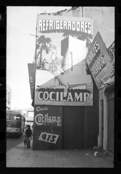 [Tiendas en Calle San Diego]  [fotografía] Armindo Cardoso.