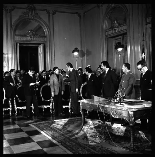 Chile Allende gobierno con militares  [fotografía] Armindo Cardoso.