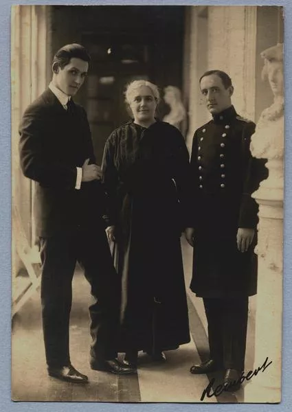 Blanca Vicuña Subercaseaux, Hija de Benjamín Vicuña Mackenna  [fotografía].