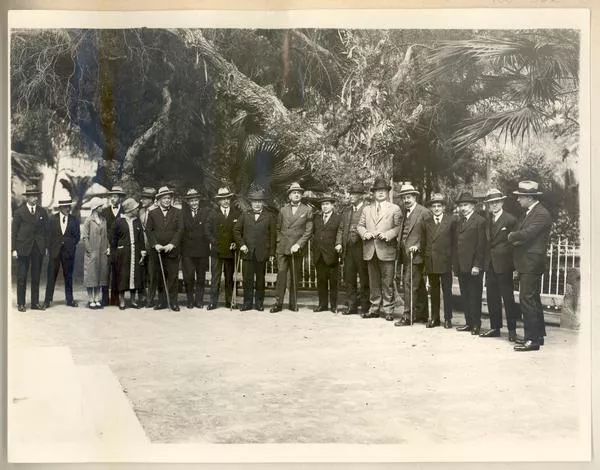 [Agustín Edwards, Luis Arteaga entre otros]  [fotografía].