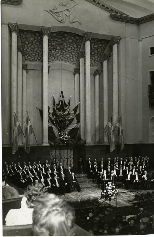 [Ceremonia de entrega del Premio Nobel de Literatura a Gabriela Mistral]  [fotografía]