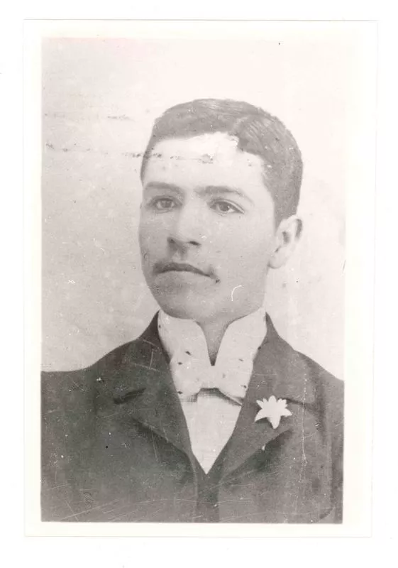 Retrato de Romelio Ureta  [fotografía].