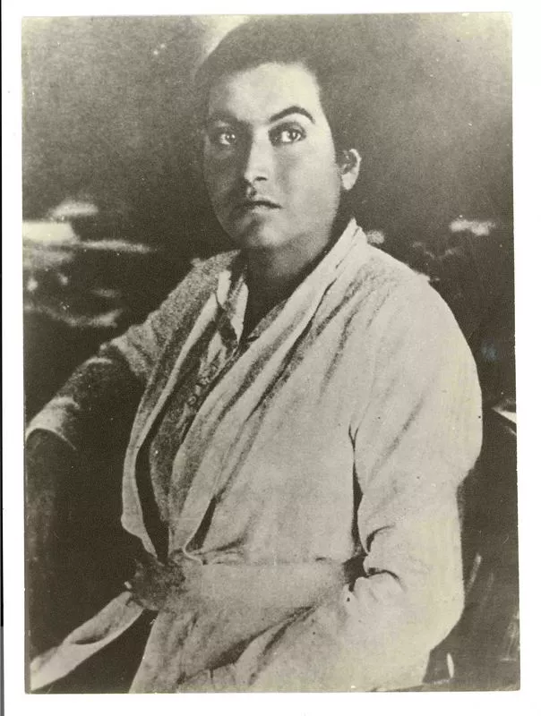 [Retrato de Gabriela, 1920]  [fotografía].
