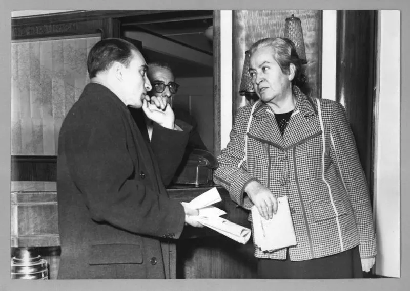 [Gabriela Mistral rumbo a Italia]  [fotografía].