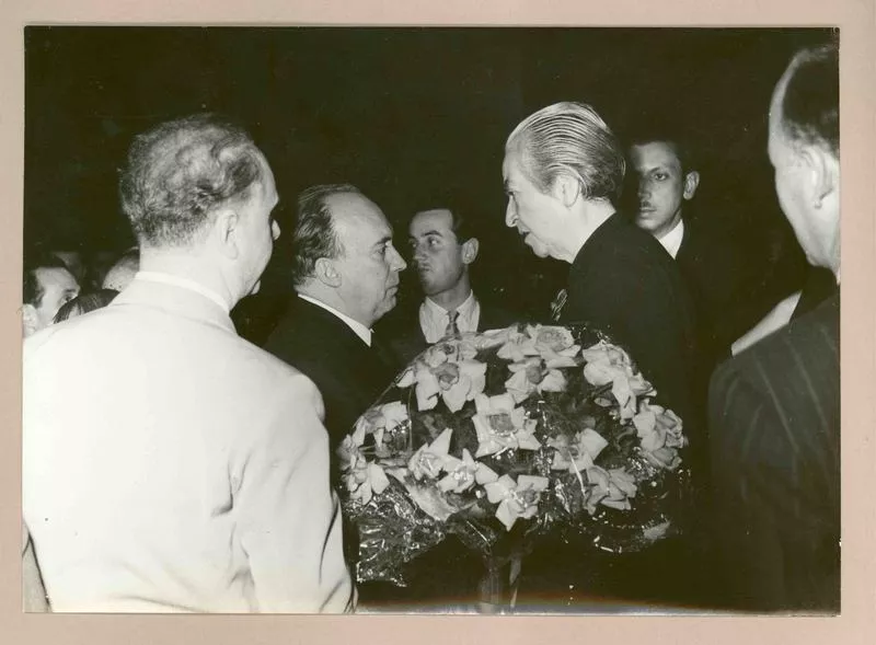 [Gabriela Mistral en la conferencia sobre Alfonsina Storni en Roma]  [fotografía].