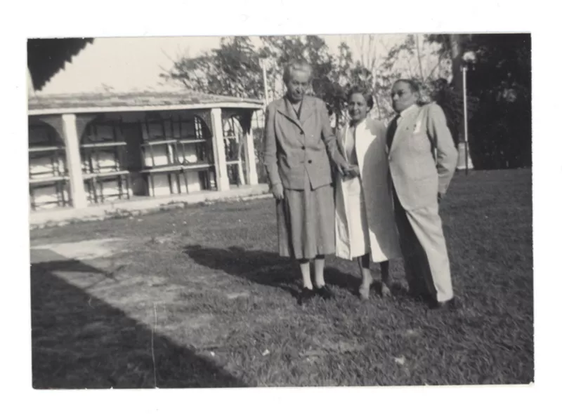[Gabriela Mistral en Cuba]  [fotografía].