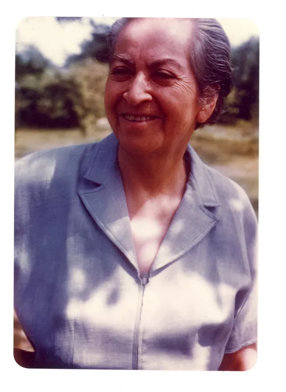[Gabriela Mistral en Nueva York]  [fotografía].