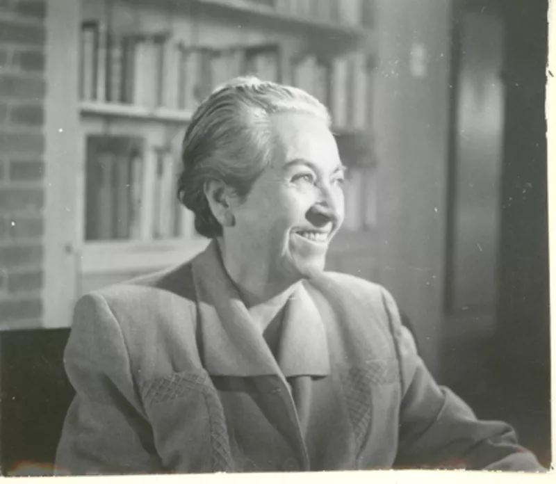 [Gabriela Mistral en Nueva York]  [fotografía].