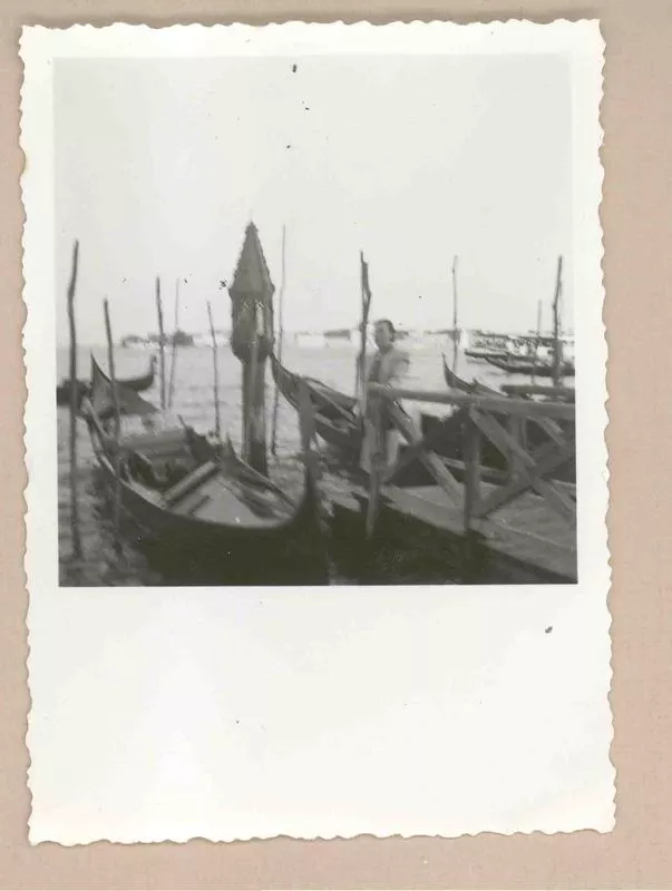 [Marina Núñez del Prado en Venecia]  [fotografía].