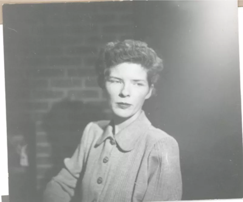 [Doris Dana en Nueva York]  [fotografía].