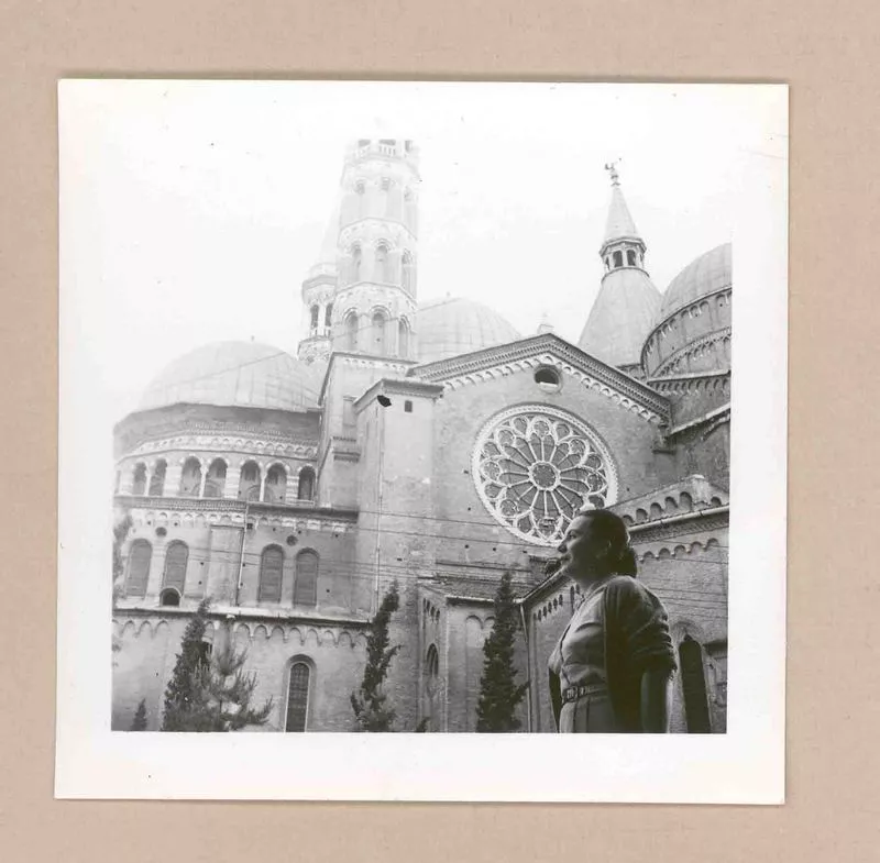 [Marina Núñez del Prado en Padua]  [fotografía].