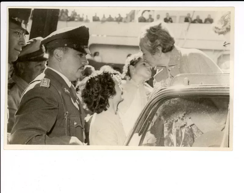 [Gabriela Mistral en Valparaíso]  [fotografía].