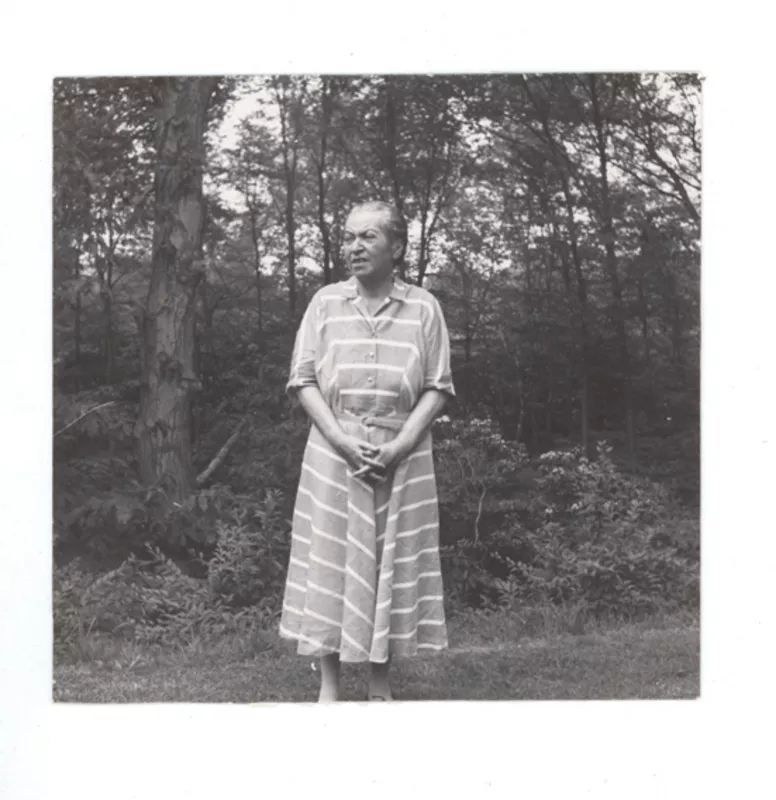 [Gabriela Mistral en Nueva York]  [fotografía].