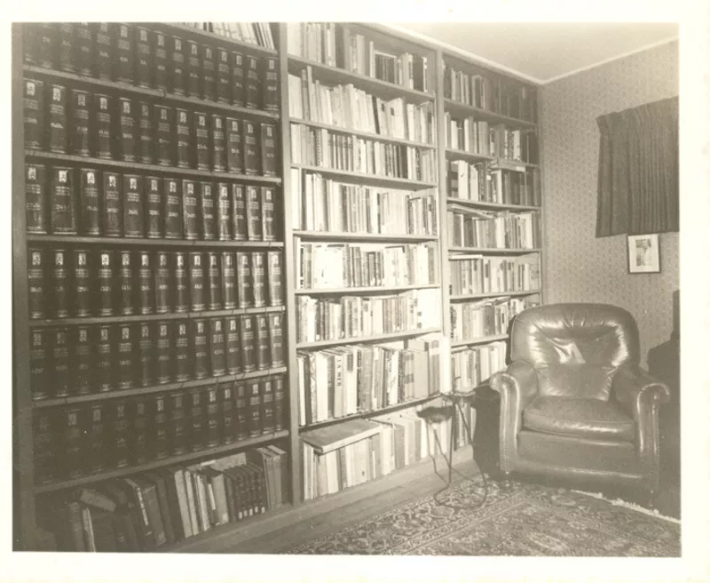 [La casa de Gabriela Mistral en Roslyn Harbor en New York]  [fotografía].