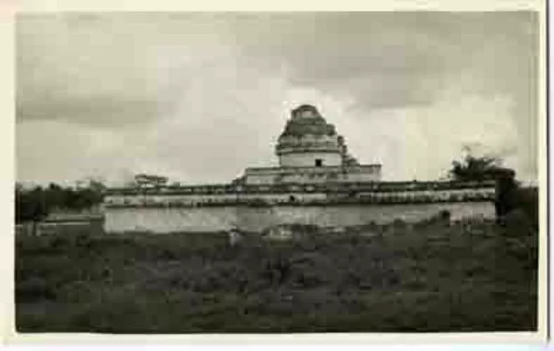 Vista de Chichén Itzá.  [fotografía].