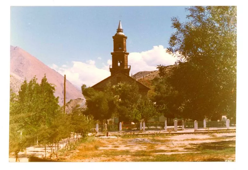 [Iglesia del pueblo de Montegrande]  [fotografía].